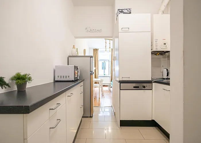 Апартаменты Like 2br Near Penzing