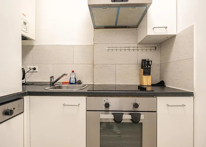 Like 2br Near Penzing *