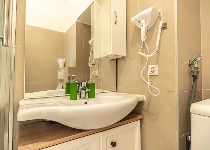 Апартаменты Like 2br Near Penzing *